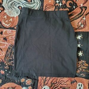 H&M Form Fitting Black Mini Pencil Skirt Size XS (Fits like a S)